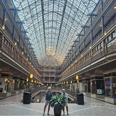 Cleveland Highlights City Tour with Pickup